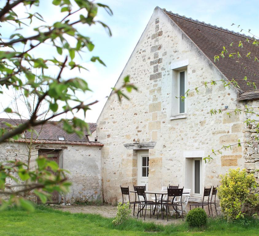 Gites De La Grande Ferme Avernes Bagian luar foto
