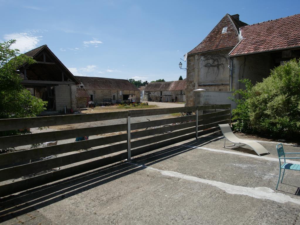 Gites De La Grande Ferme Avernes Bagian luar foto