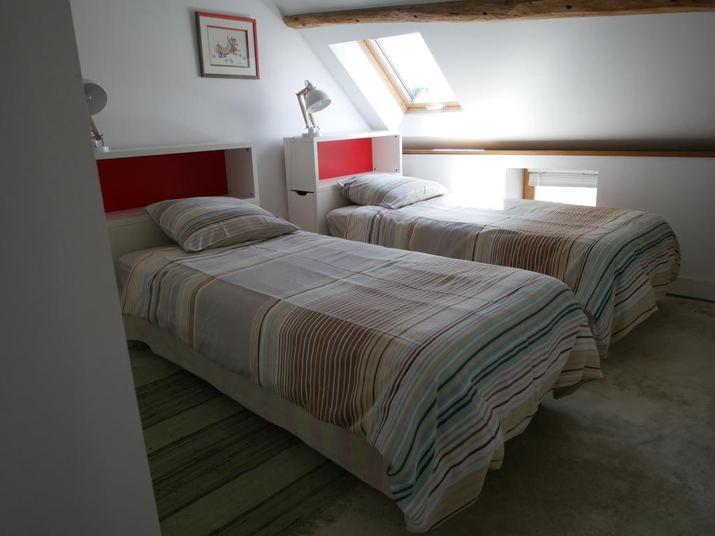 Gites De La Grande Ferme Avernes Bagian luar foto