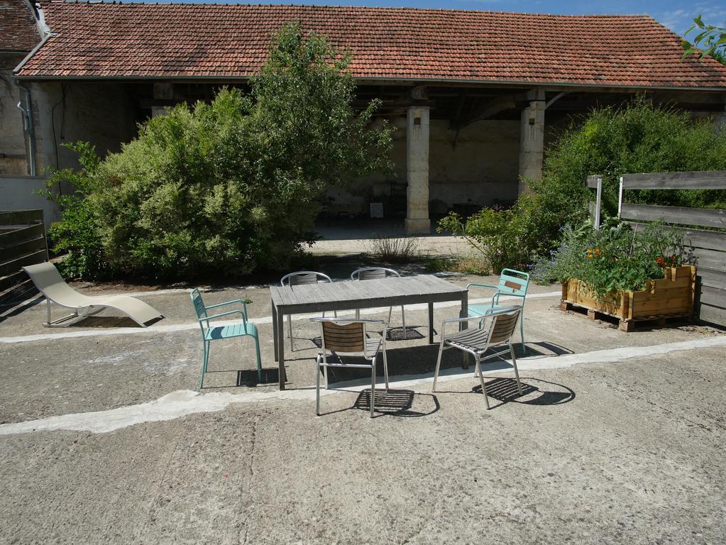 Gites De La Grande Ferme Avernes Bagian luar foto