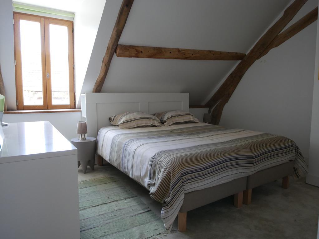 Gites De La Grande Ferme Avernes Bagian luar foto